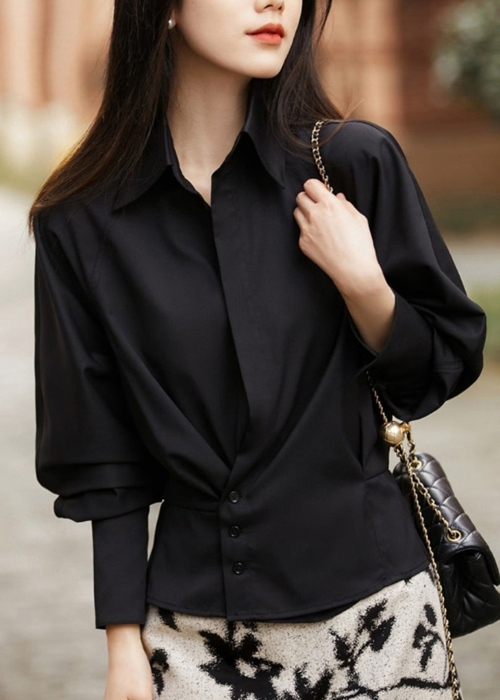 Effortlessly Elegant Shirt with a Timeless Design