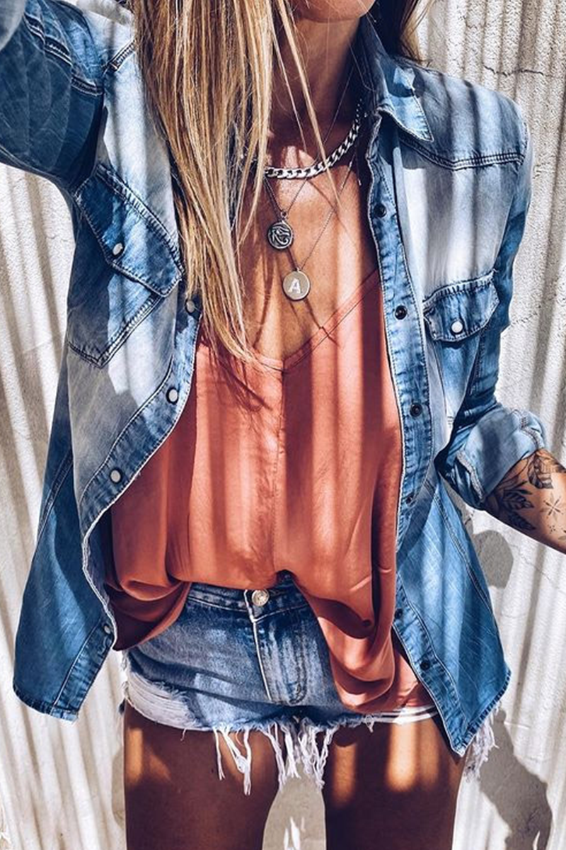 Well Tailored Top with a Graceful Silhouette