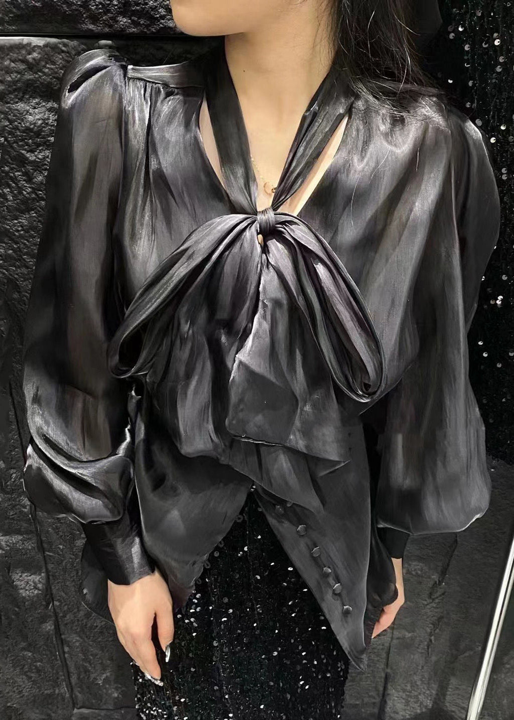 Well Tailored Shirt with a Graceful Silhouette