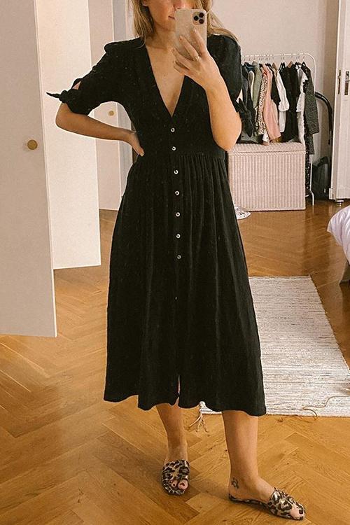 Gracefully Styled Dress for Any Occasion