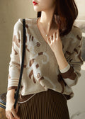 Classic Vintage Sweater with a Flattering Fit