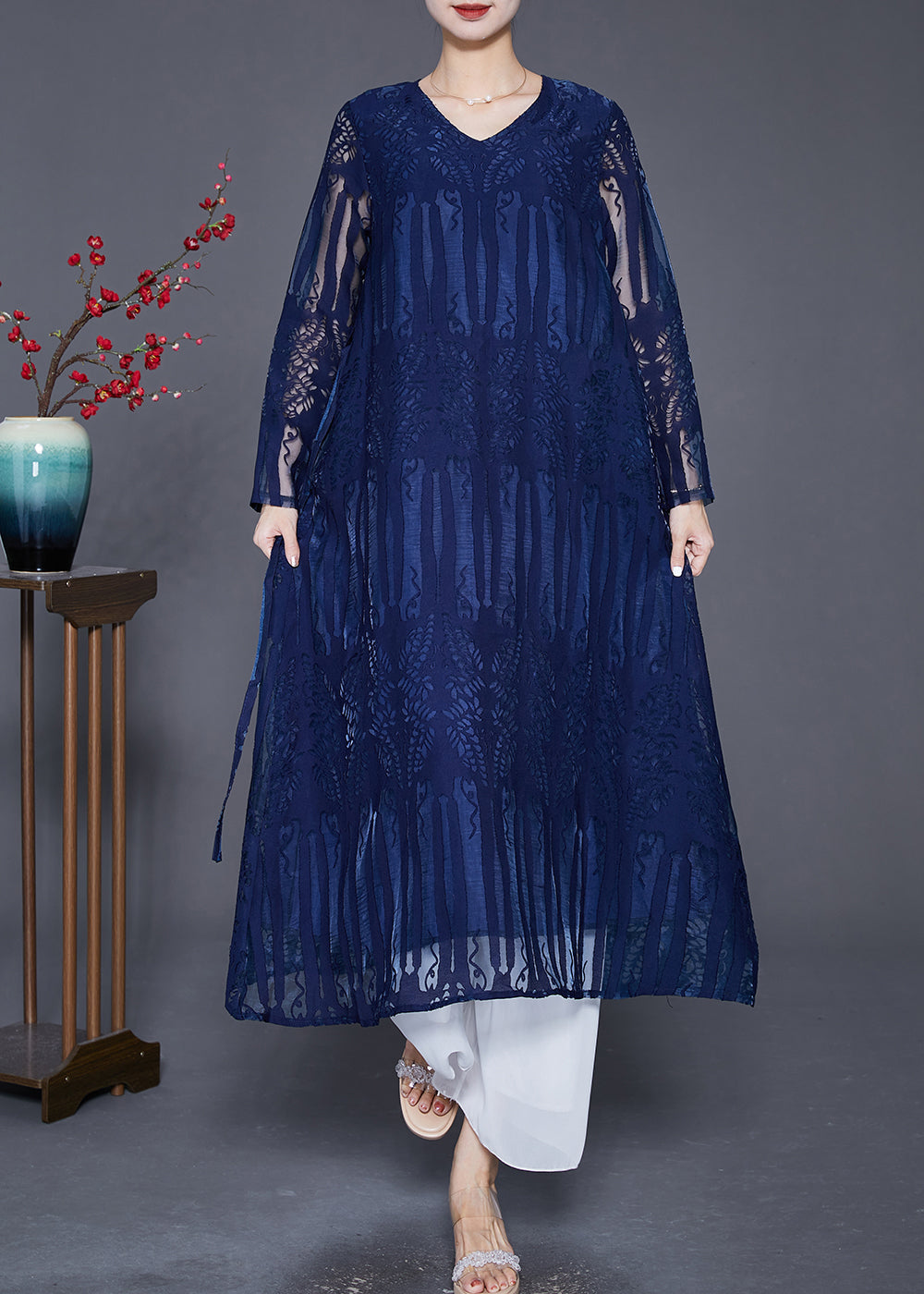 Well Tailored Dress with a Graceful Silhouette