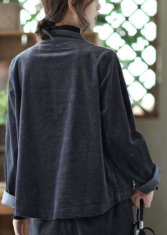 Well Tailored Coat with a Graceful Silhouette