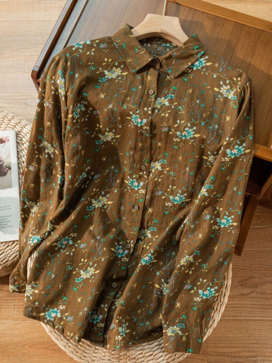 Classic Vintage Blouse with a Flattering Fit