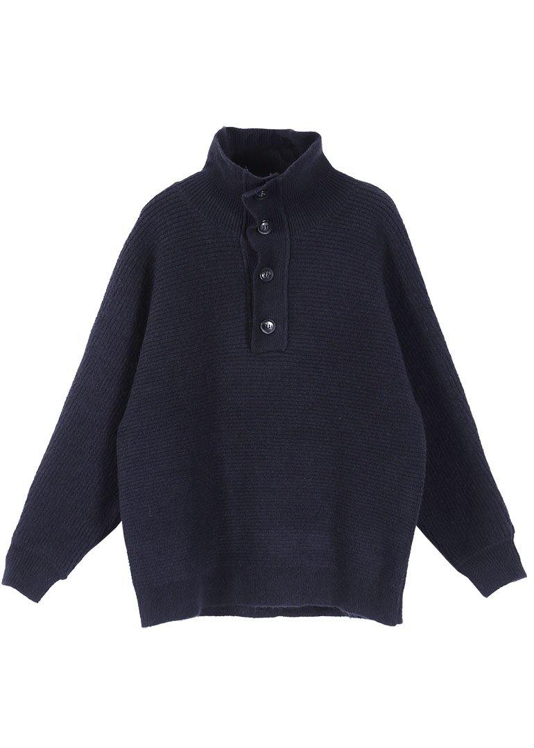 Classic Vintage Sweater with a Flattering Fit