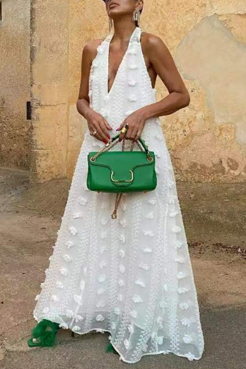 Effortlessly Elegant Dress with a Timeless Design