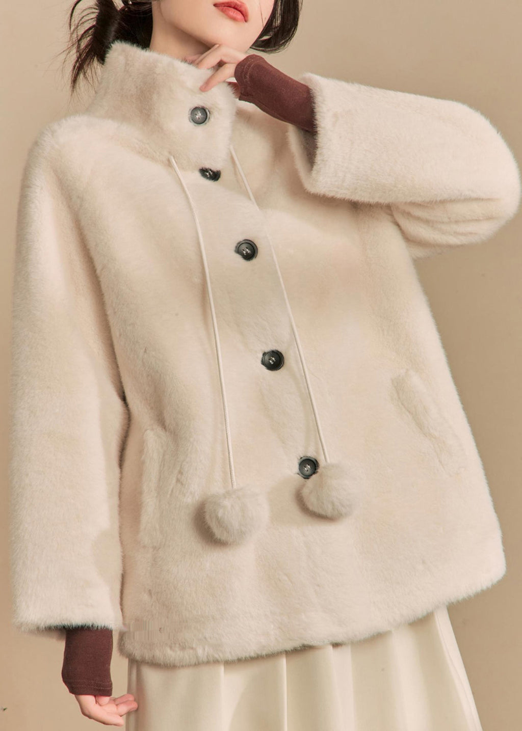 Effortlessly Elegant Coat with a Timeless Design