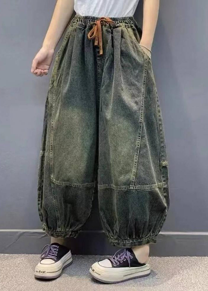 Effortlessly Elegant Pants with a Timeless Design