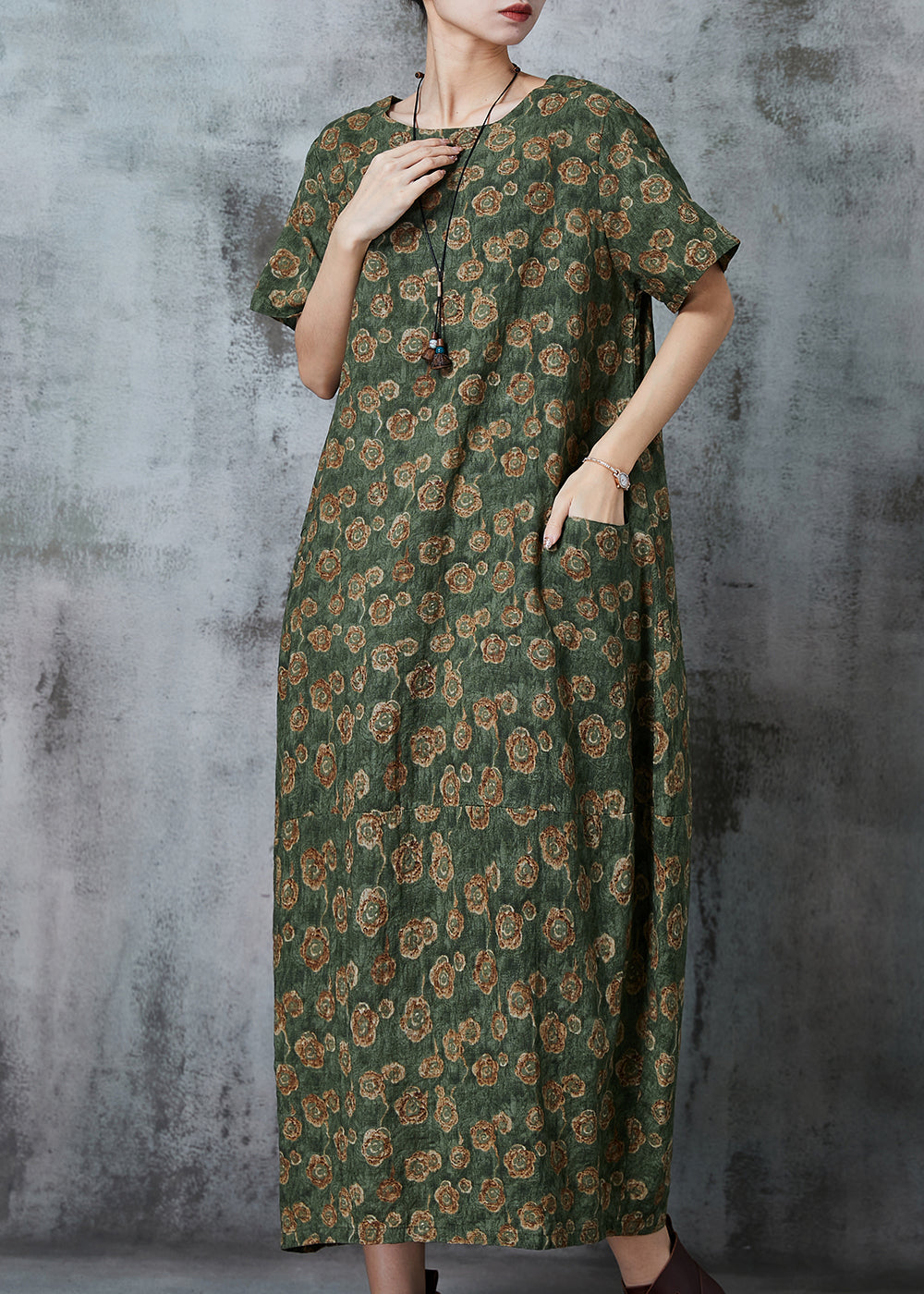 Beautifully Crafted Dress in a Classic Style