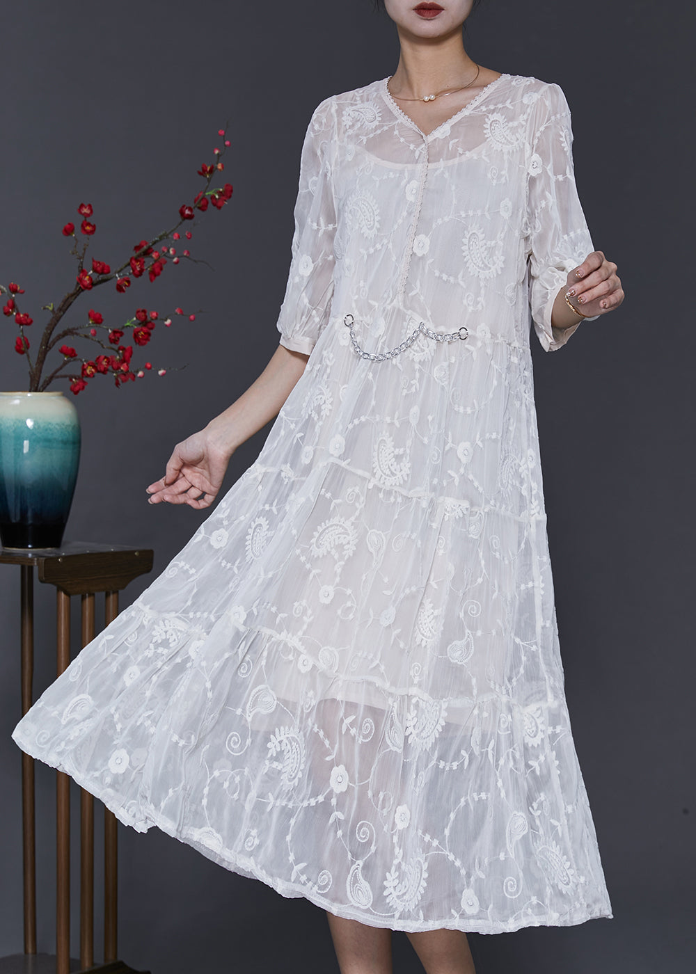 Well Tailored Dress with a Graceful Silhouette