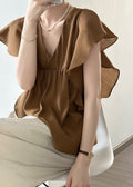 Well Tailored Top with a Graceful Silhouette