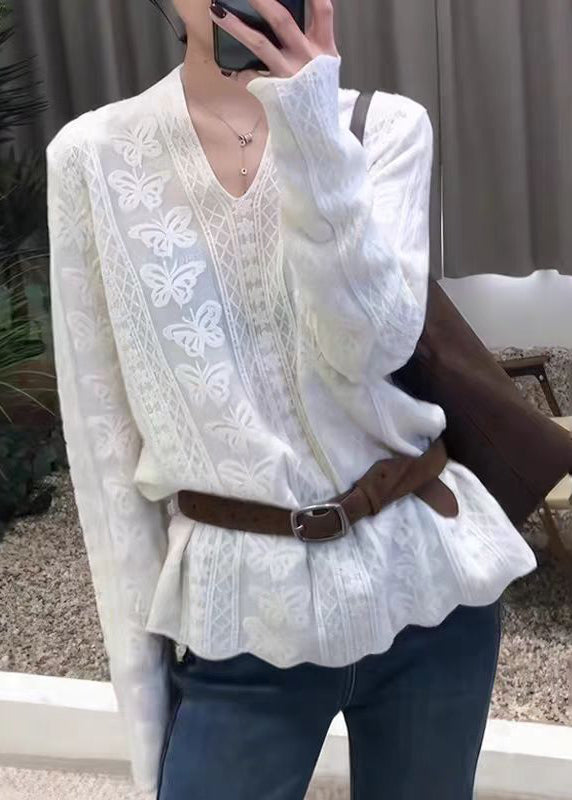 Well Tailored Top with a Graceful Silhouette