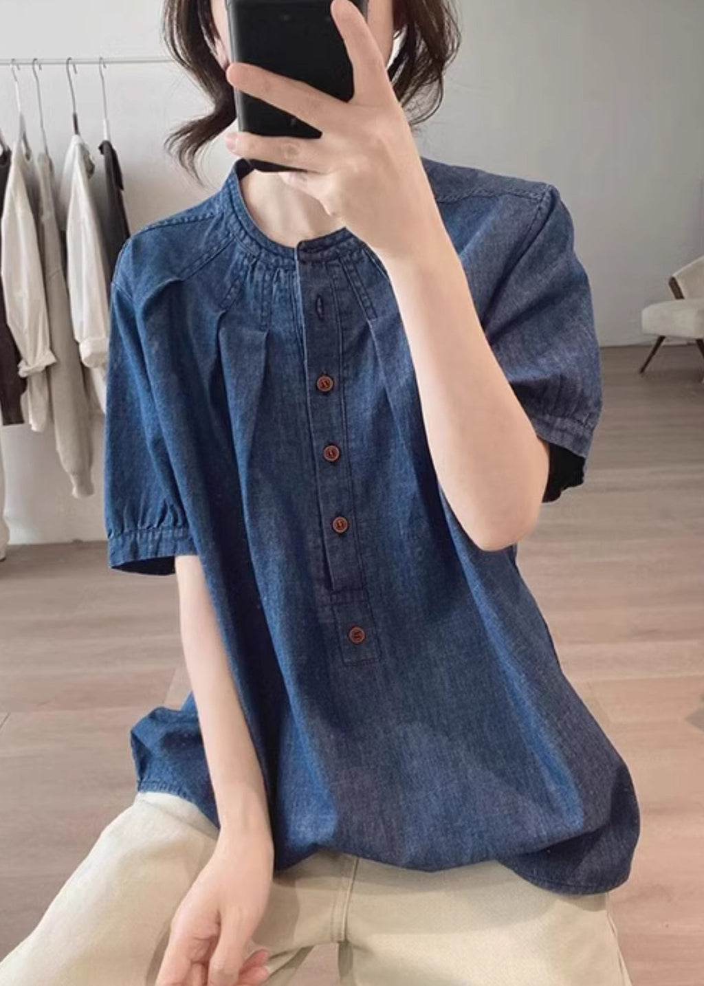 Classic Vintage Shirt with a Flattering Fit