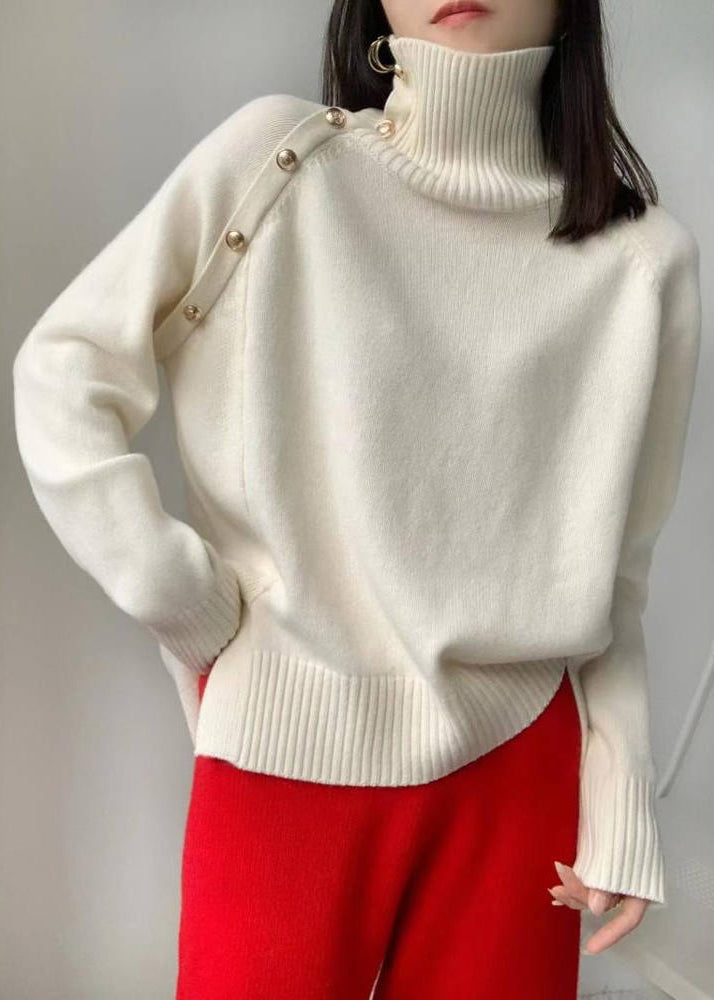 Well Tailored Sweater with a Graceful Silhouette