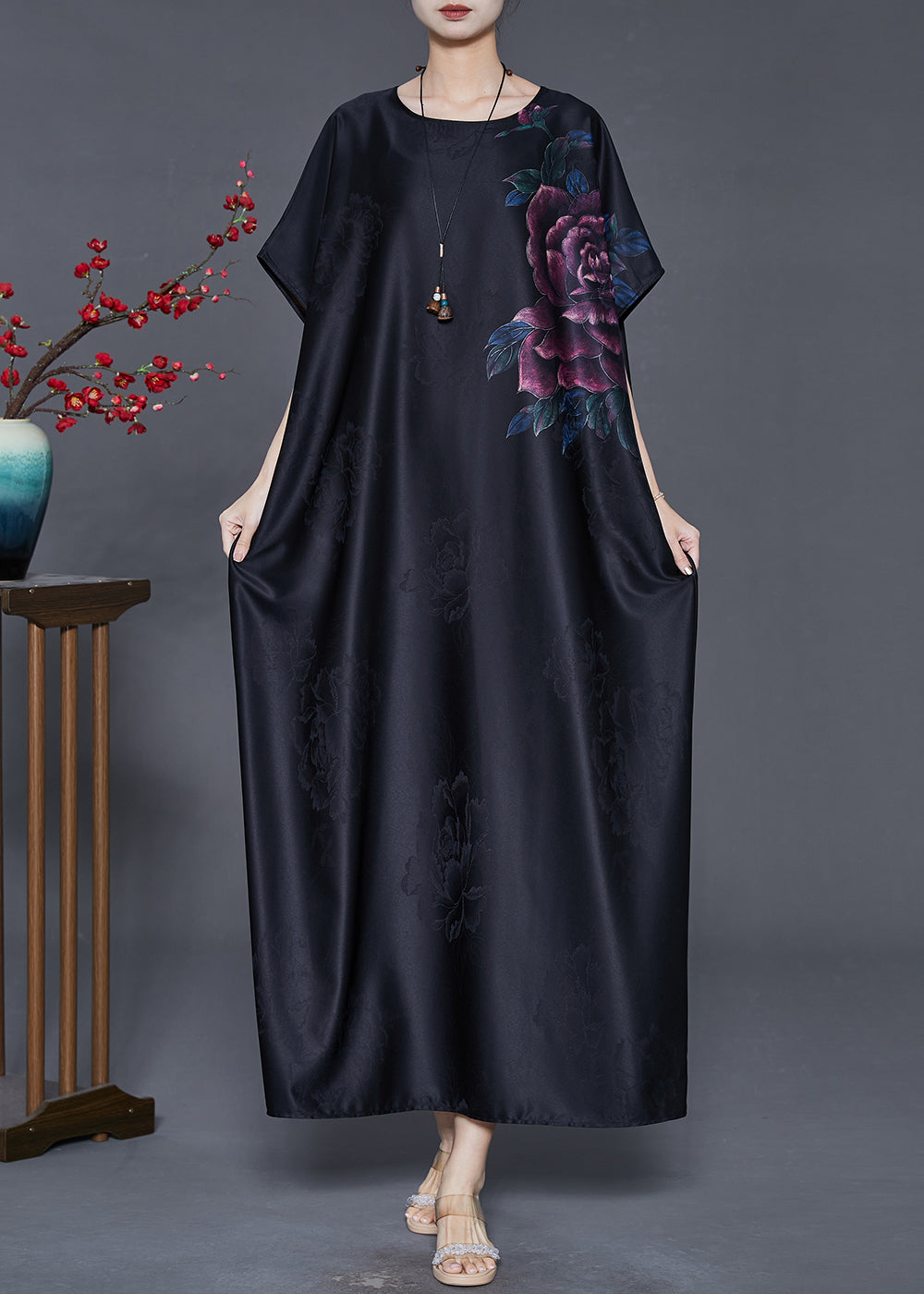 Classic Vintage & Enduringly Stylish Dress