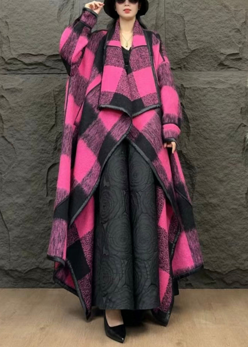 Well Tailored Coat with a Graceful Silhouette