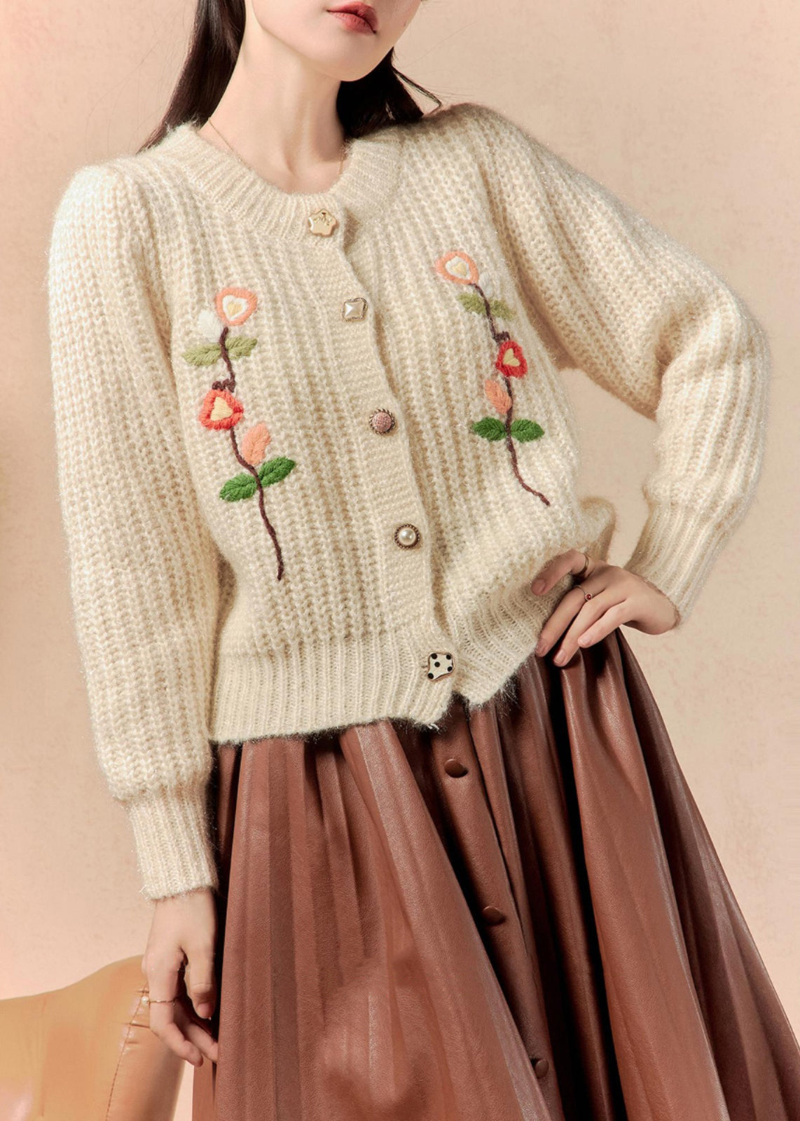Well Tailored Cardigan with a Graceful Silhouette