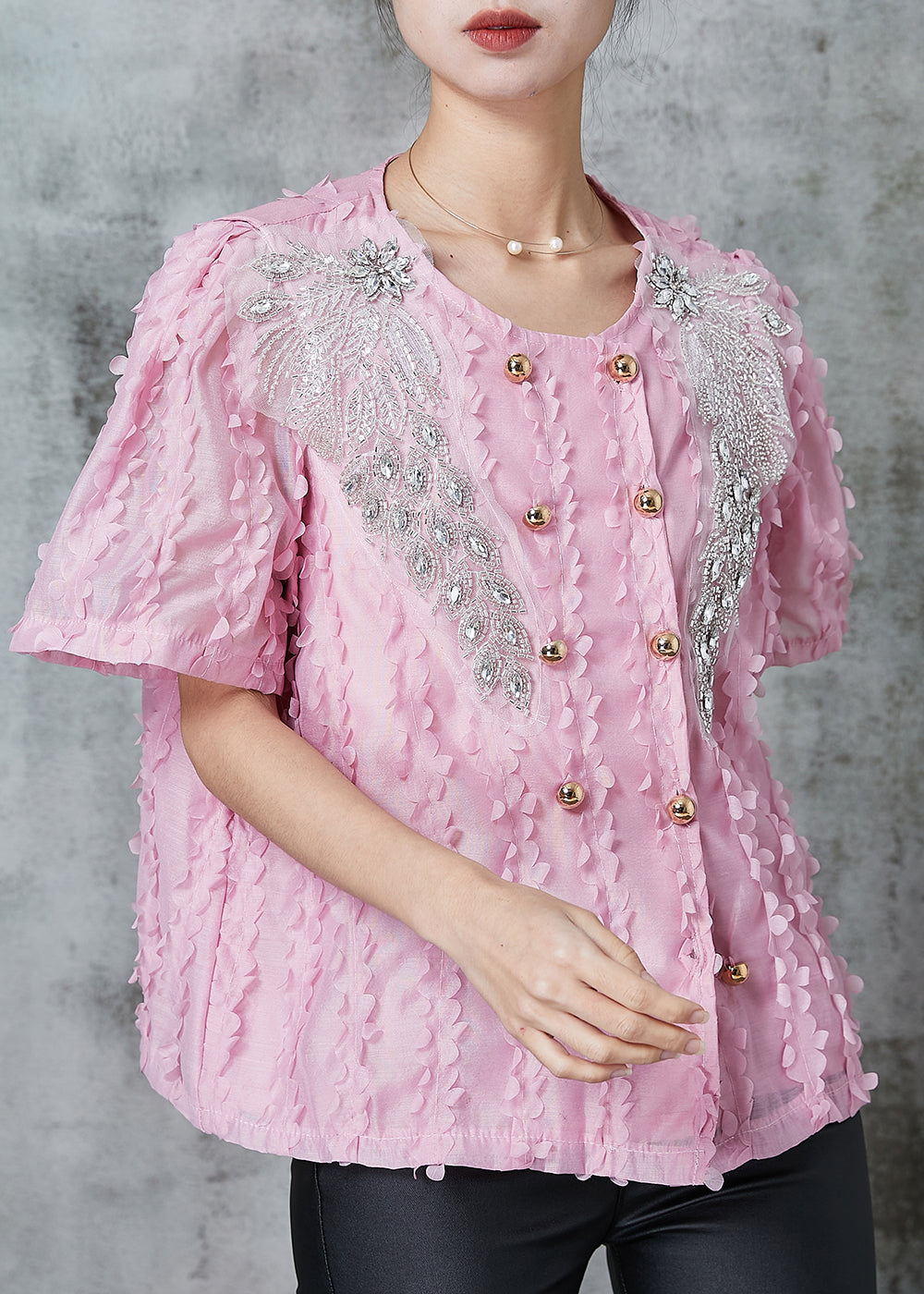 Effortlessly Elegant Shirt with a Timeless Design