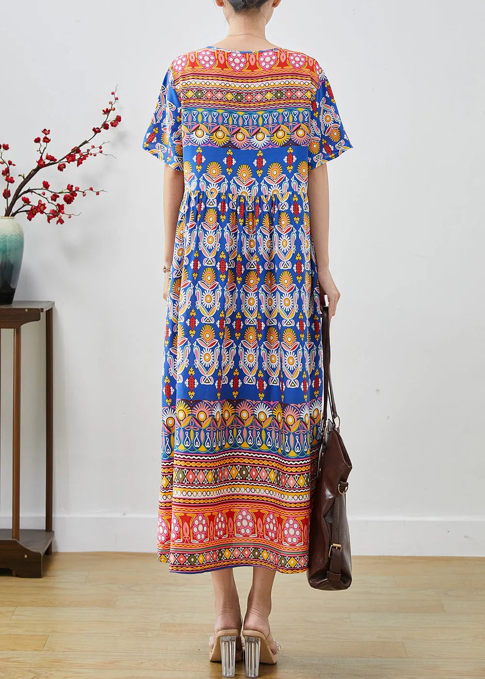 Classic Vintage Dress with a Flattering Fit