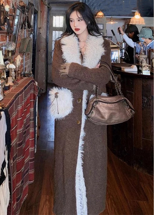 Well Tailored Coat with a Graceful Silhouette