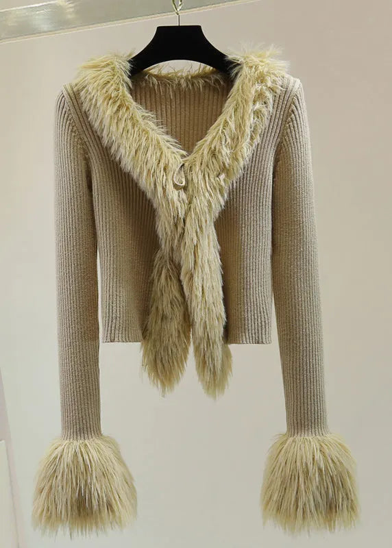 Well Tailored Sweater with a Graceful Silhouette