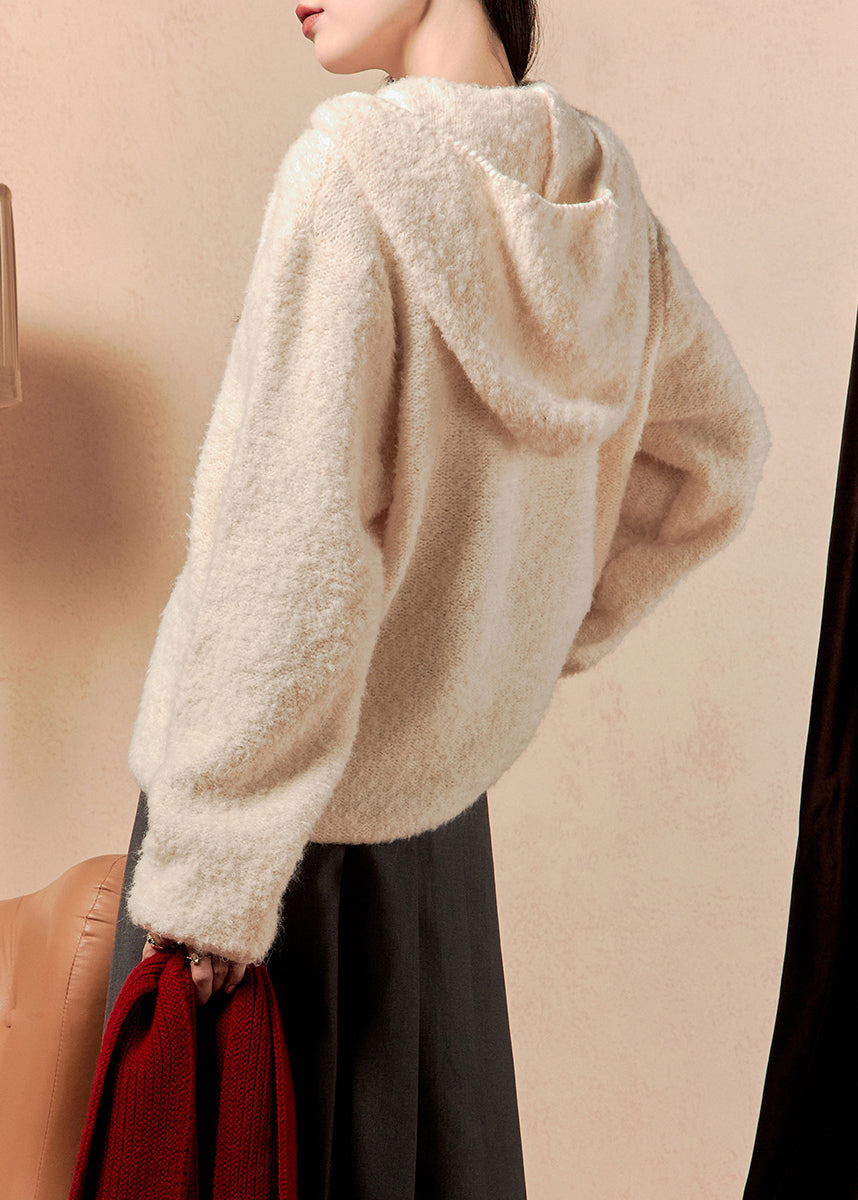 Gracefully Styled Coat for Any Occasion