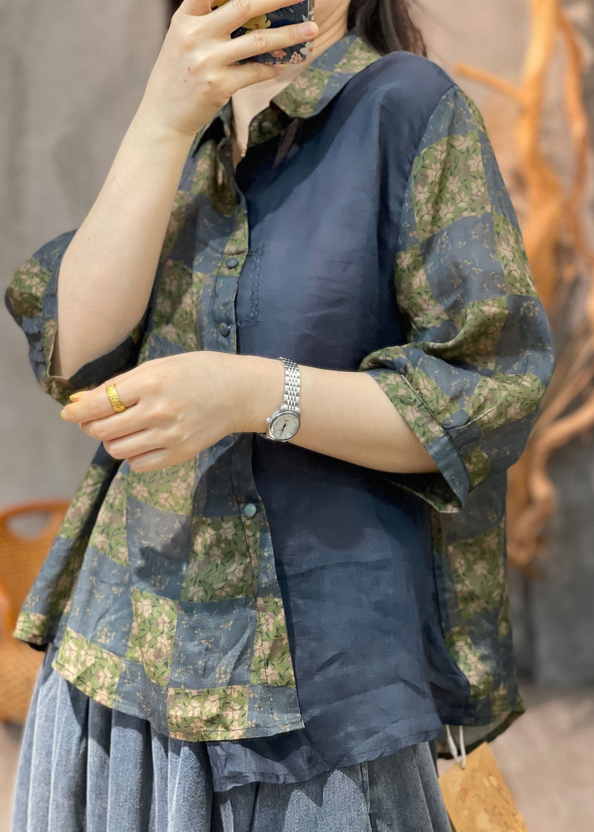Effortlessly Elegant Shirt with a Timeless Design