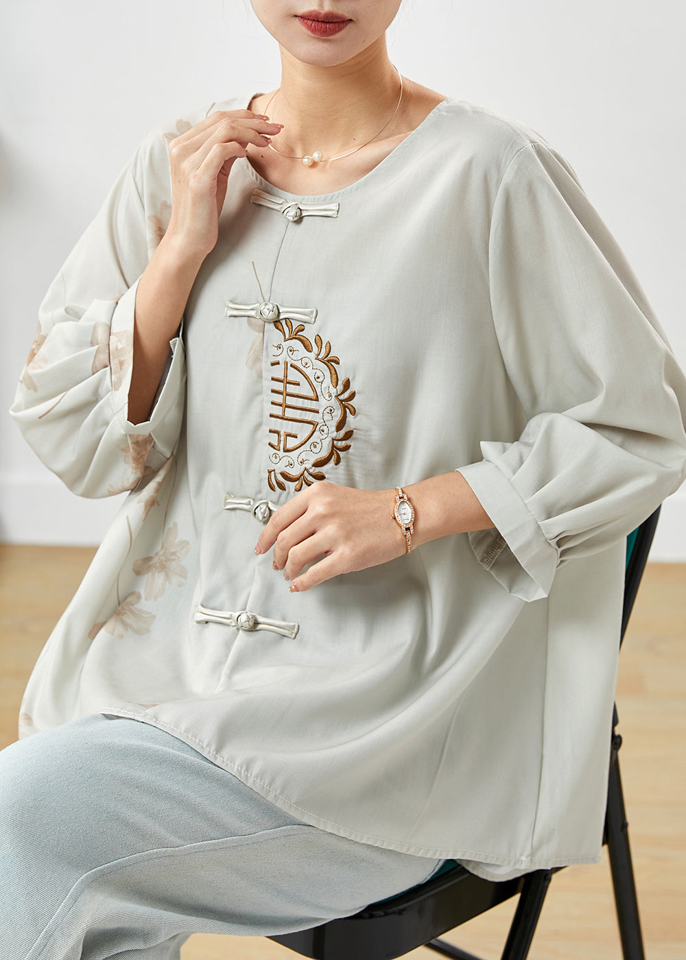 Classic Vintage Top with a Flattering Fit