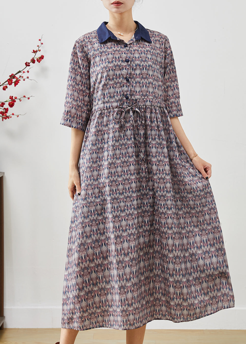 Effortlessly Elegant Dress with a Timeless Design