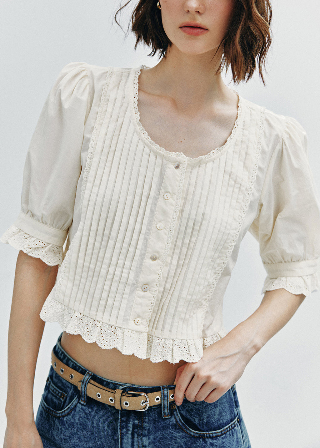 Effortlessly Elegant Top with a Timeless Design