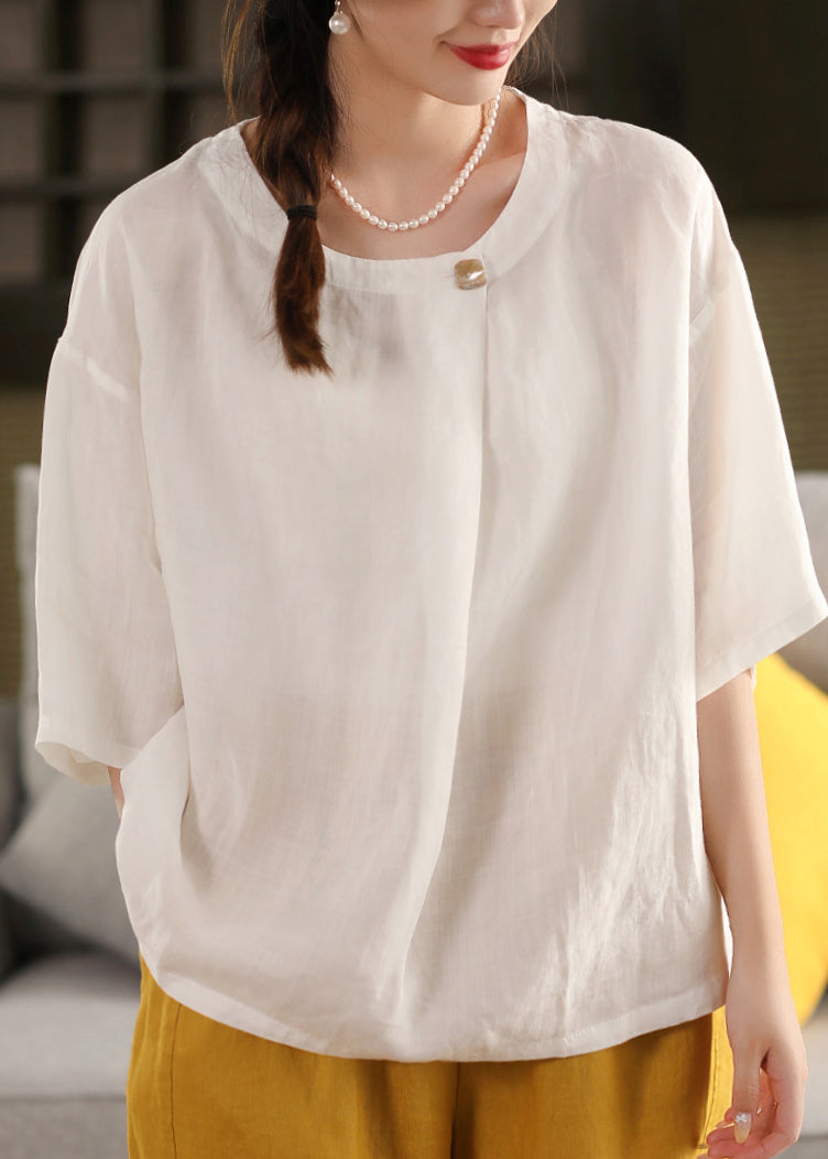 Well Tailored Blouse with a Graceful Silhouette