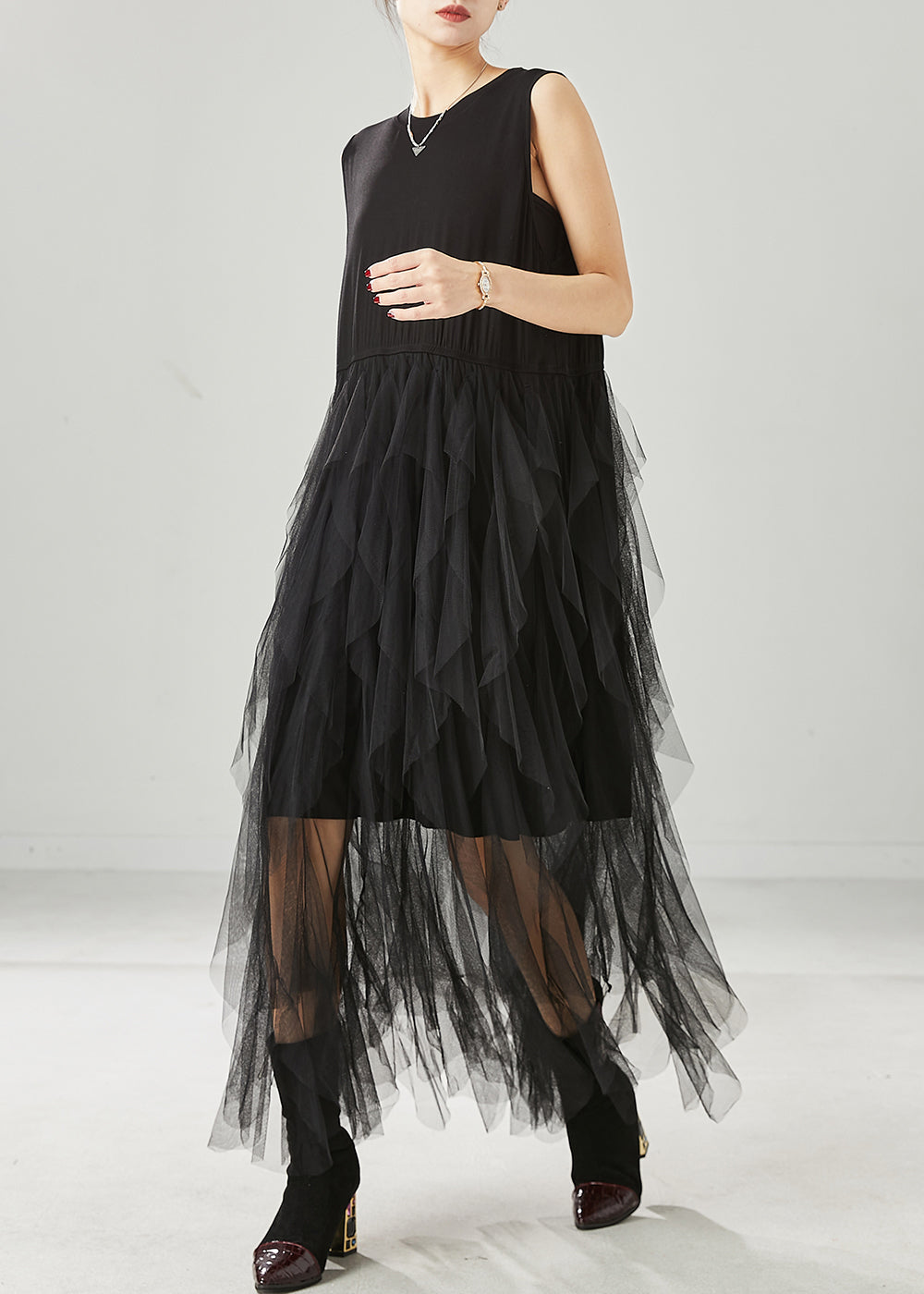 Well Tailored Dress with a Graceful Silhouette