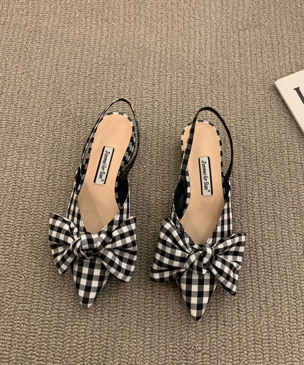 Graceful Orthopedic Sandals for Modern Look