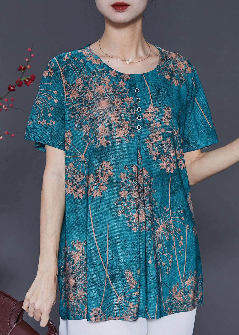 Effortlessly Elegant Shirt with a Timeless Design