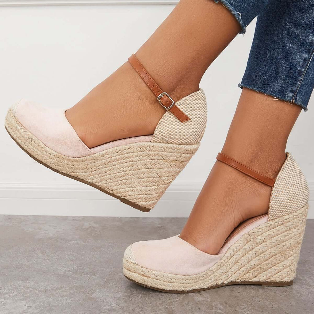 Chic Orthopedic Sandals with Unique Design