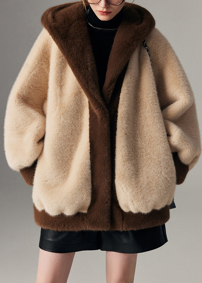Effortlessly Elegant Coat with a Timeless Design