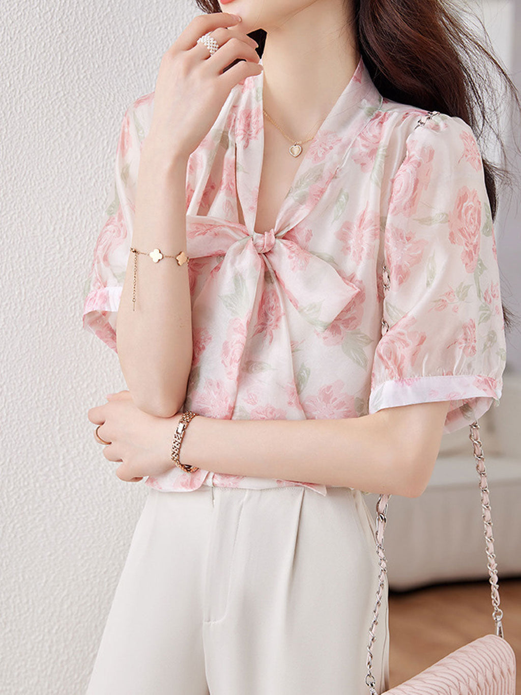Well Tailored Top with a Graceful Silhouette