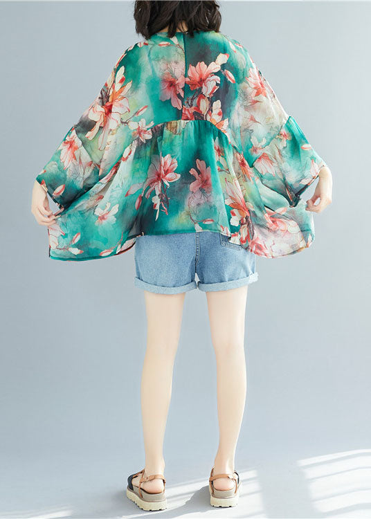 Effortlessly Elegant Top with a Timeless Design