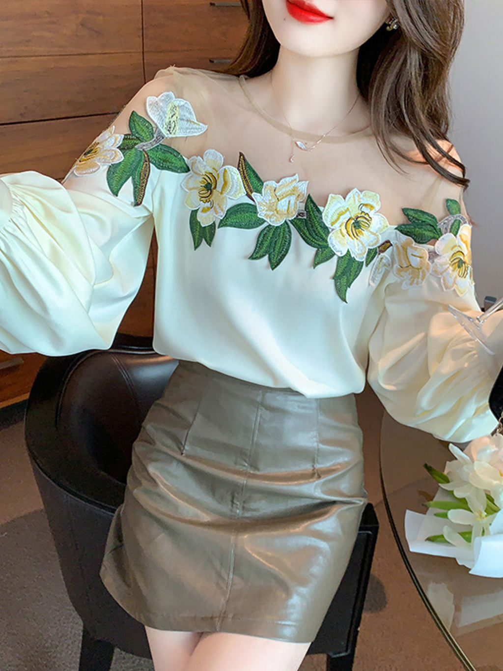 Effortlessly Elegant Blouse with a Timeless Design