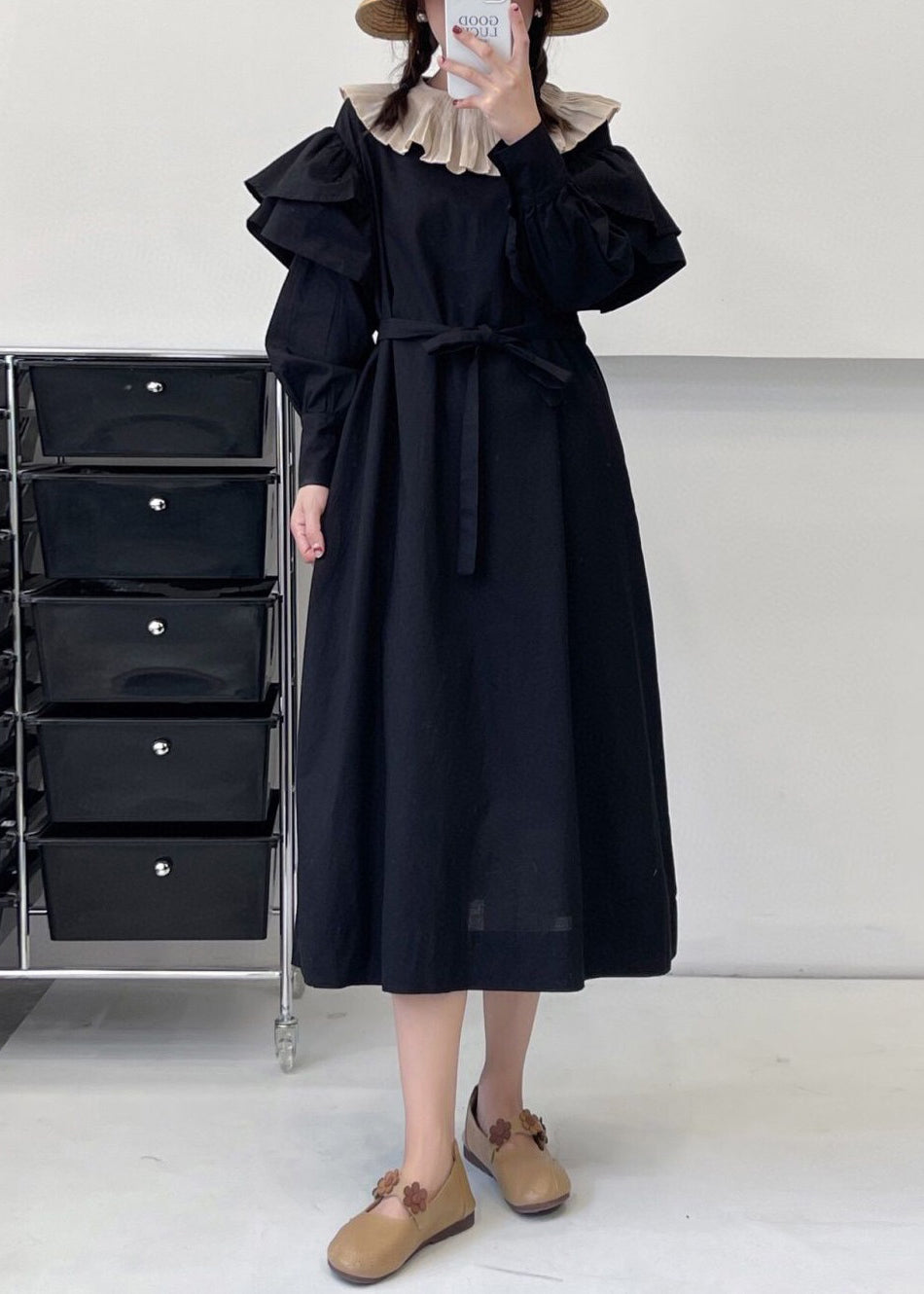 Well Tailored Dress with a Graceful Silhouette