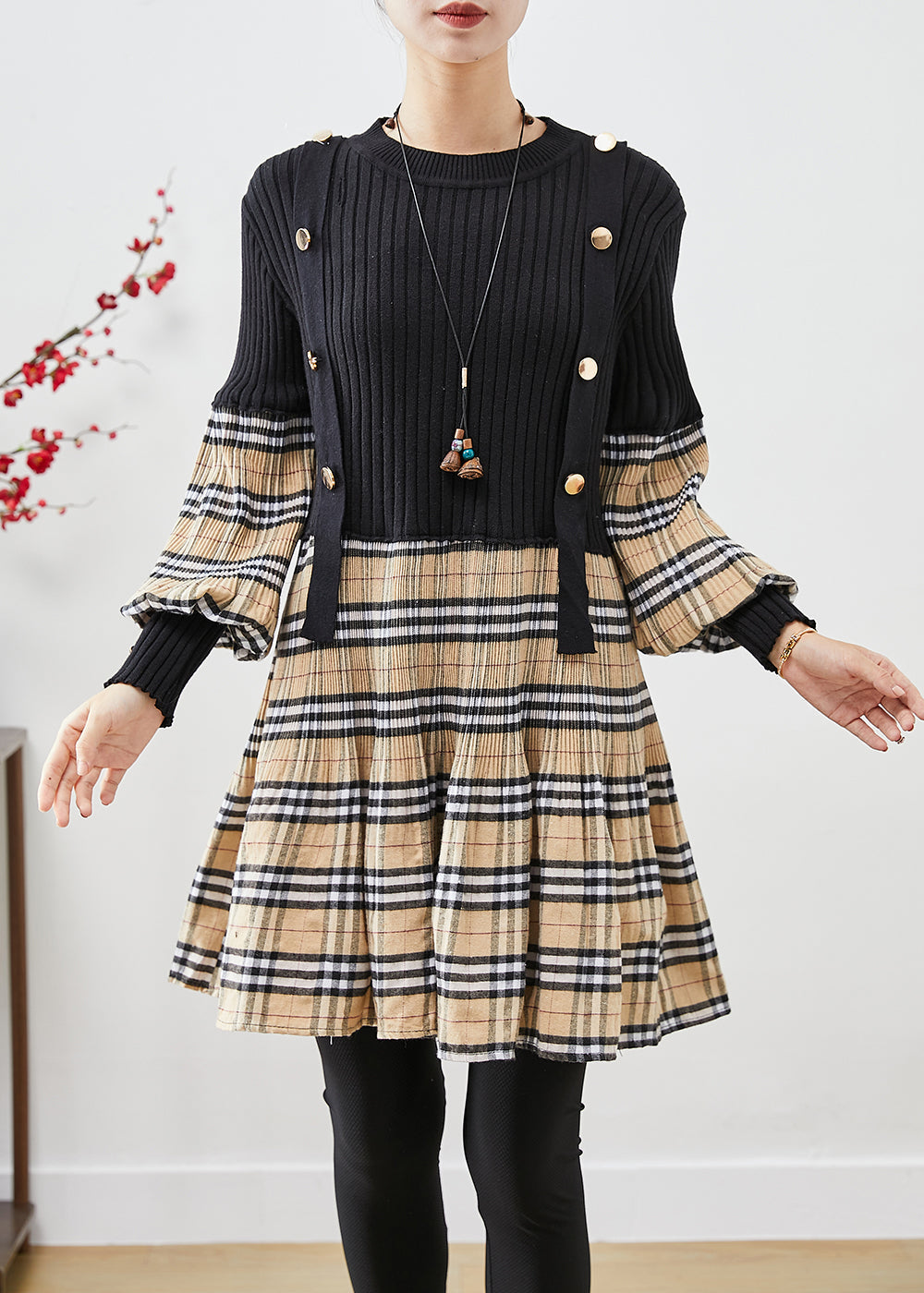 Effortlessly Elegant Dress with a Timeless Design