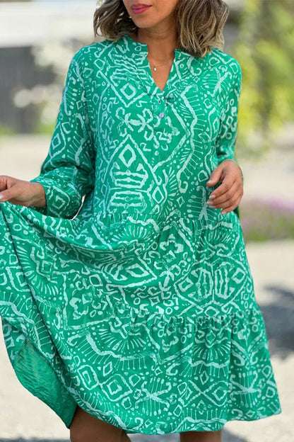 Well Tailored Dress with a Graceful Silhouette