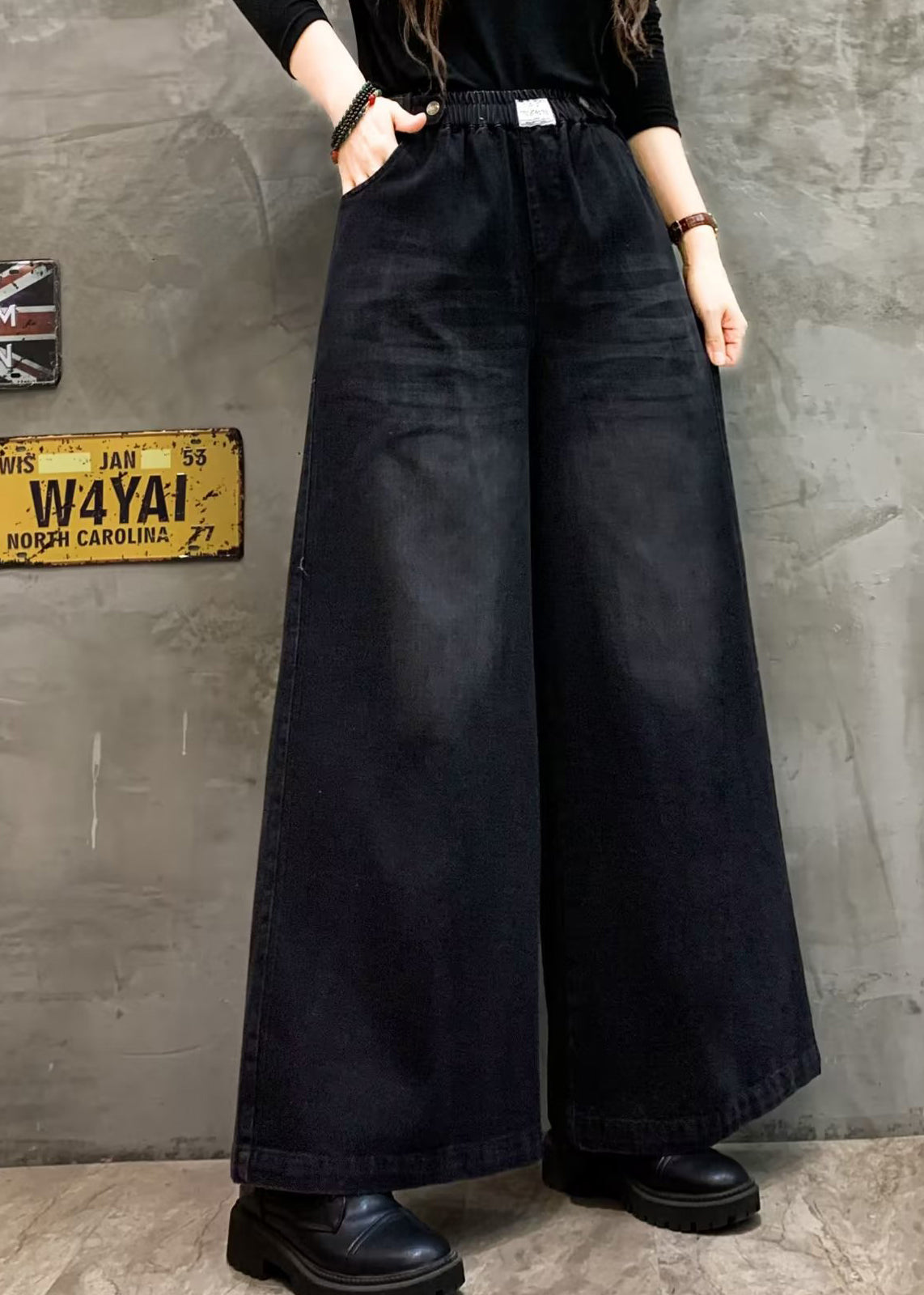 Well Tailored Pants with a Graceful Silhouette