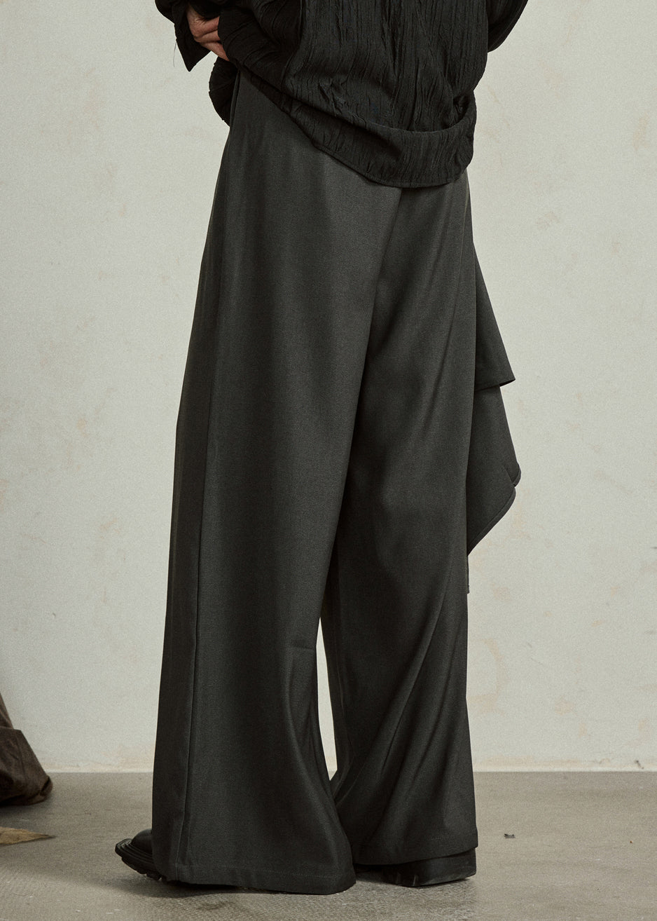 Well Tailored Pants with a Graceful Silhouette