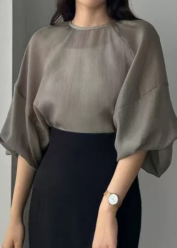 Beautifully Finished Top in a Timeless Design