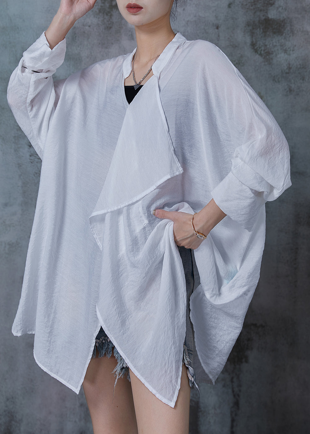 Well Tailored Shirt with a Graceful Silhouette