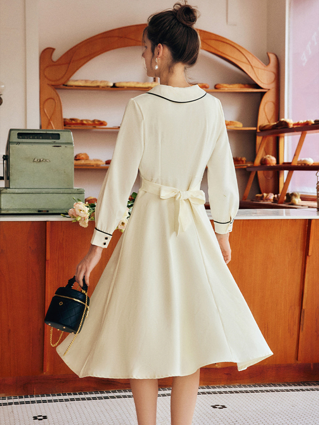 Classic Vintage Dress with a Flattering Fit