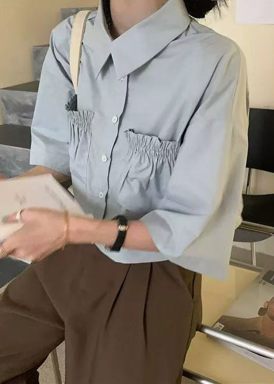 Classic Vintage Shirt with a Flattering Fit