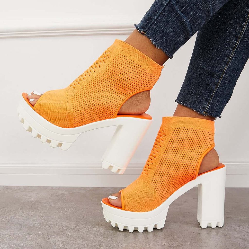 Graceful Orthopedic Sandals for Modern Look