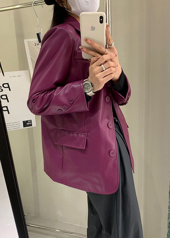 Well Tailored Coat with a Graceful Silhouette
